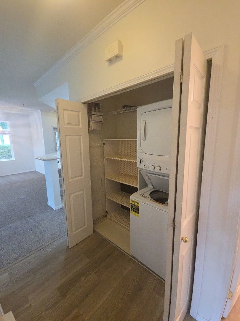 Cozy Kent Ridgeview Condo — Photo 3