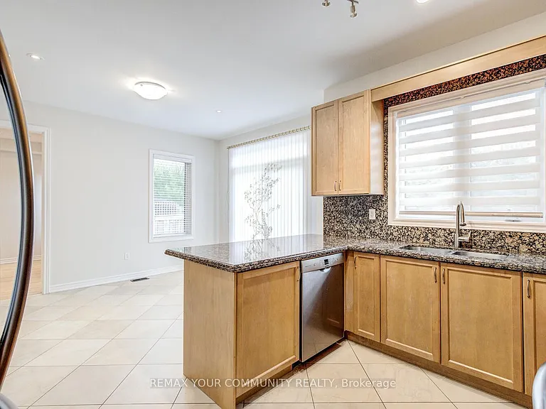76 Ivy Glen Dr — Photo 14