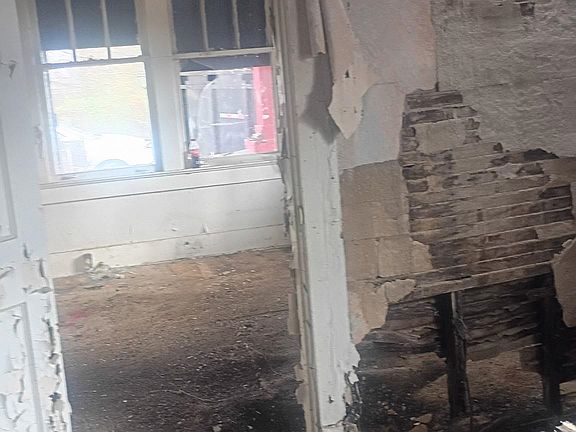 5th image of 1429 N Merton St