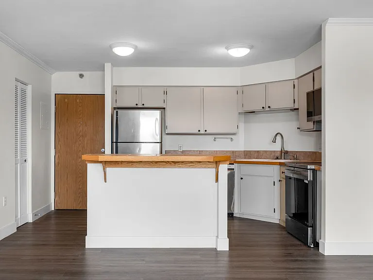 1301 N Speer Blvd #604 — Photo 2