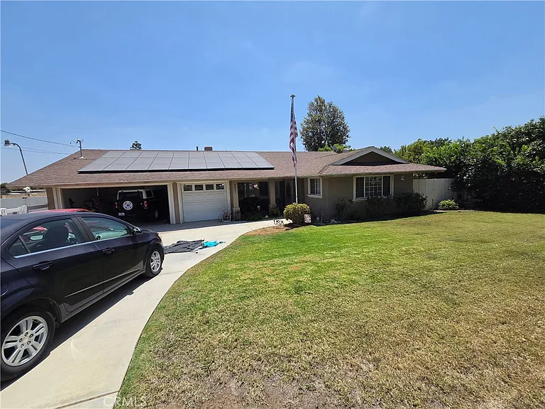 3697 Sierra Ave — Photo 1