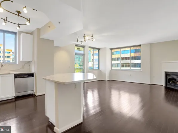 851 N Glebe Rd APT 311, Arlington, VA 22203