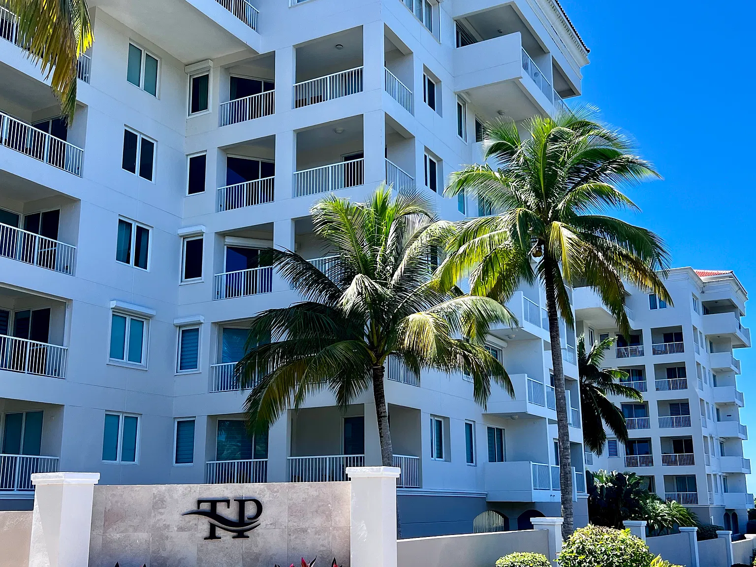 3 bed, 2360 sqft, $3,700 — Photo 1