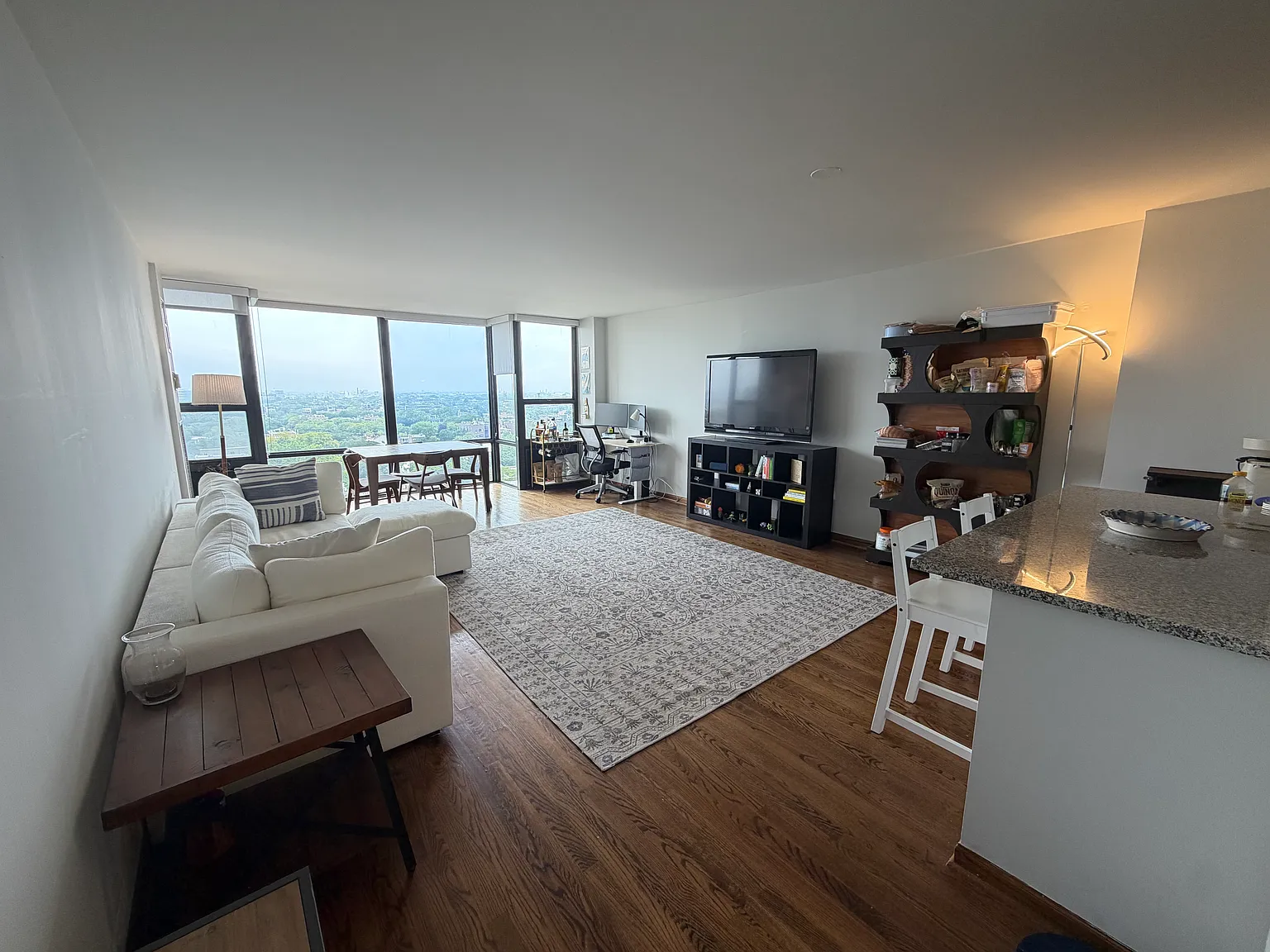 1 bed, 823 sqft, $2,785 — Photo 3