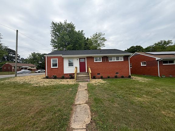 4th image of 2100 Wright Ave