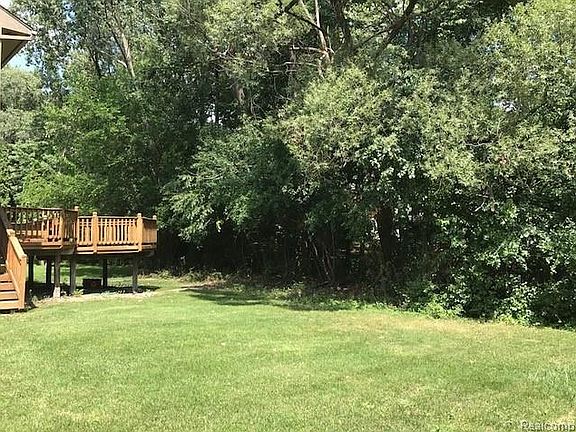 3rd image of 6170 Quaker Hill Dr