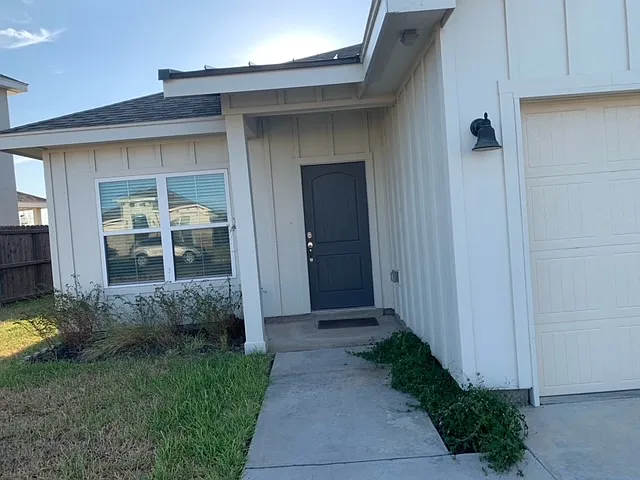 3 bed, 1760 sqft, $2,100 — Photo 3