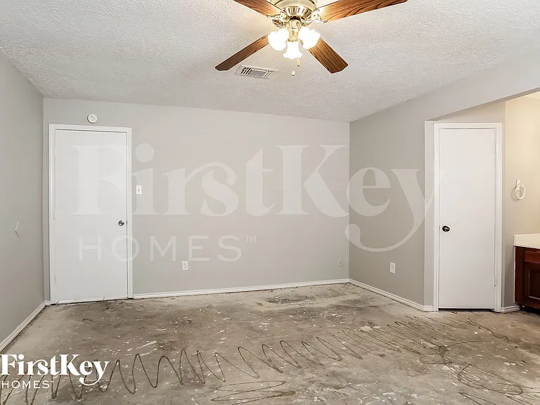 24119 Lone Elm Dr — Photo 8