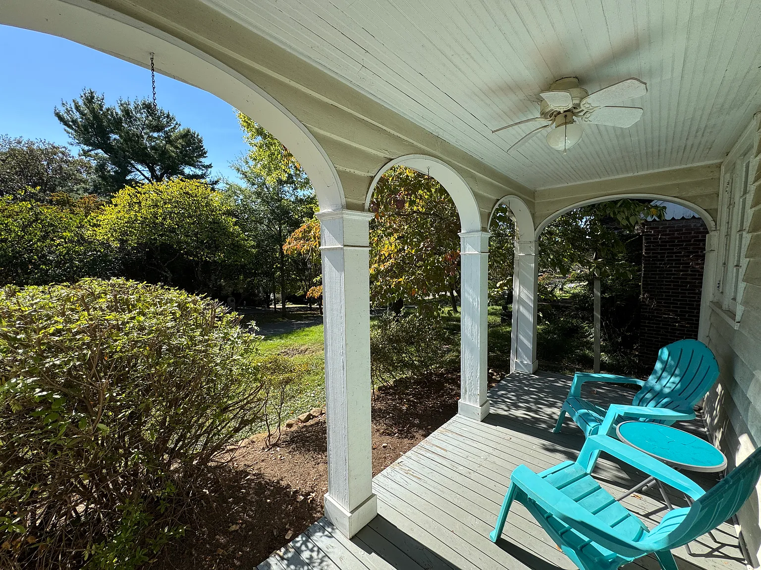 2 bed, 1100 sqft, $2,200 — Photo 2