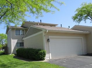 122 Brandywine Ct, Vernon Hills, IL 60061