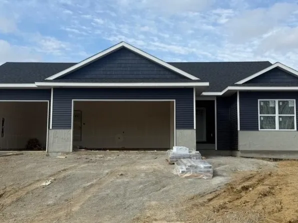 1415 Legend Dr, Tiffin, IA 52340