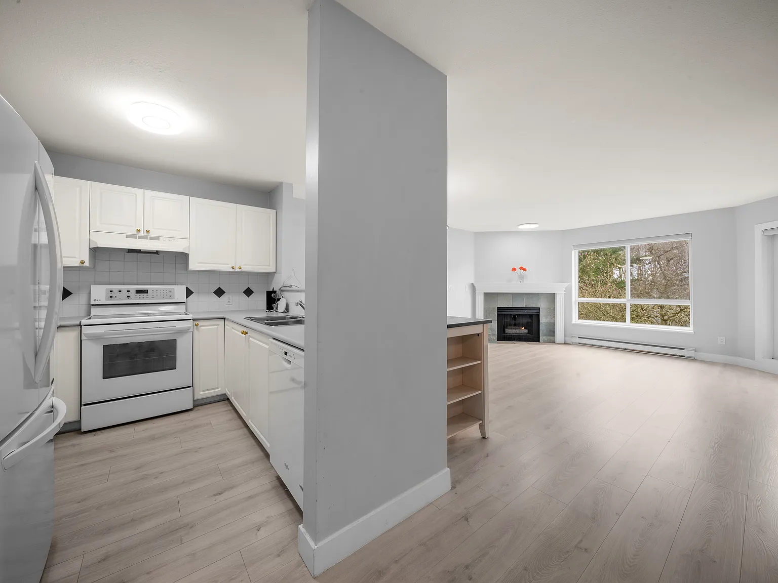 84th Ave, Surrey — Photo 4