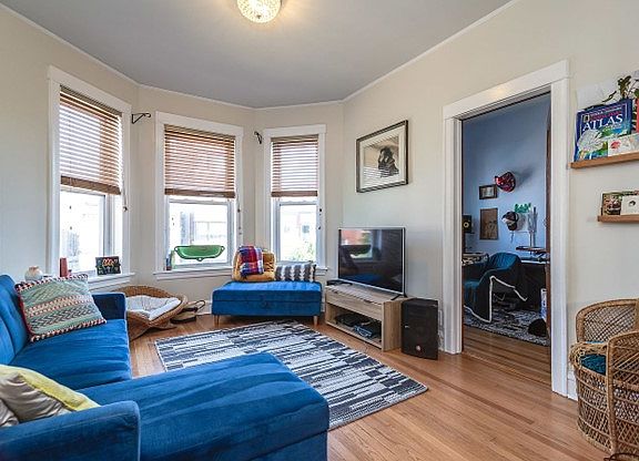 3rd image of 3609 W Wrightwood Ave #2