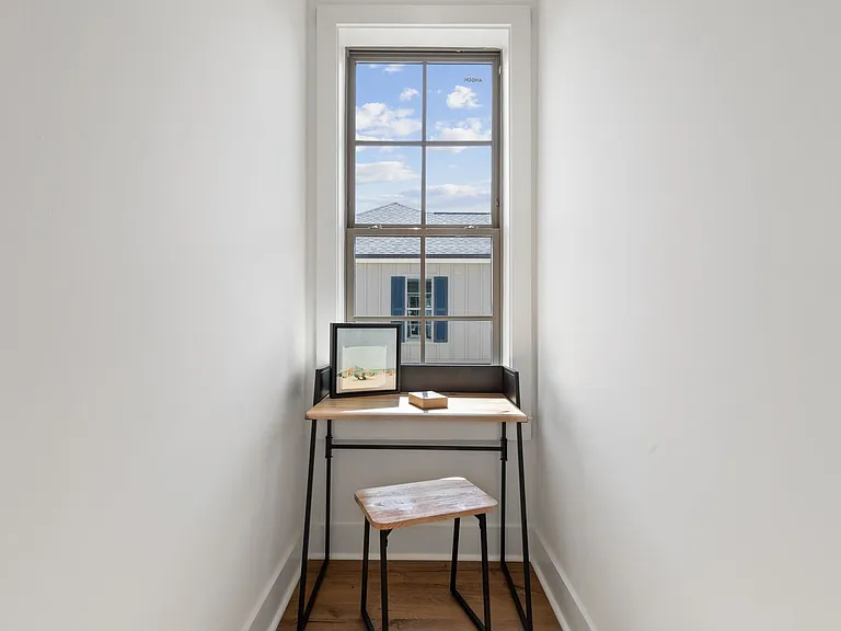 805 Broyles St #100 — Photo 6