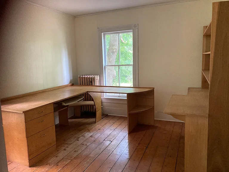 office or 4th bedroom upstairs