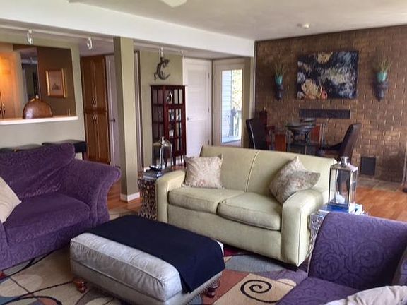 2nd image of 20 Sailors Cove Dr
