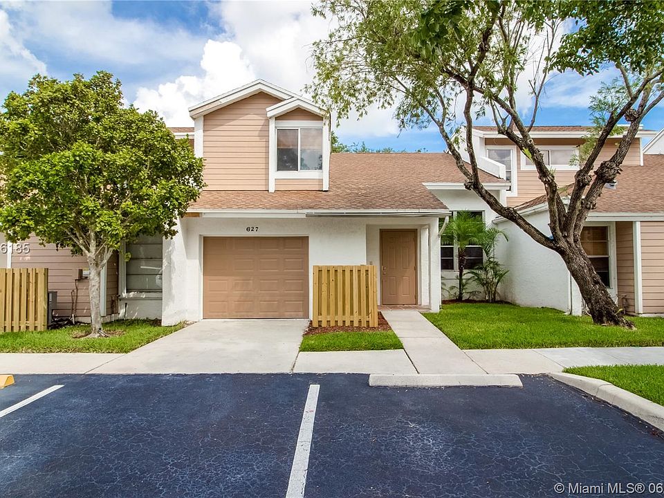 1st image of 627 Woodgate Cir #C