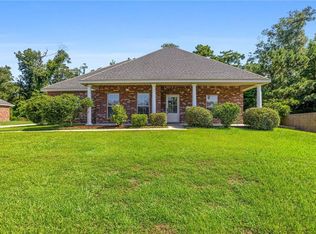 39157 Creek Dr, Ponchatoula, LA 70454