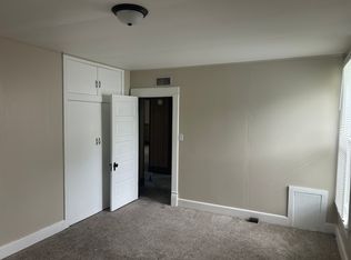 726 S 3rd St #1, Hoopeston, IL 60942