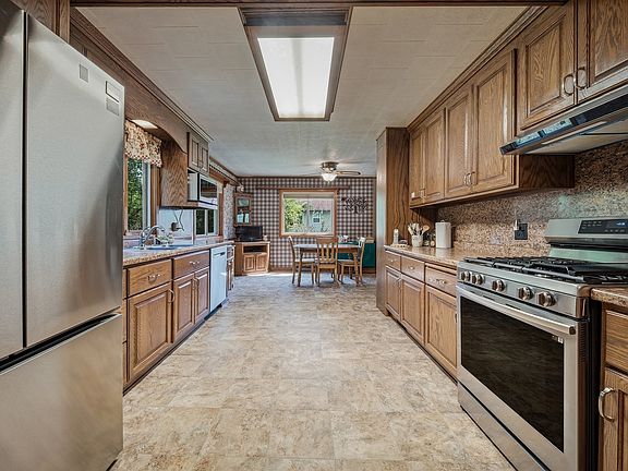 4th image of 1300 E Ripley Street