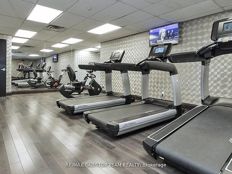 19 Grand Trunk Cres #811 — Photo 13