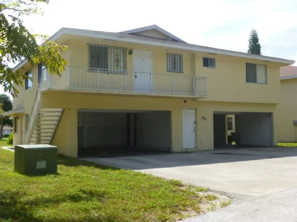 820 W Tiffany Dr APT 4, Mangonia Park, FL 33407