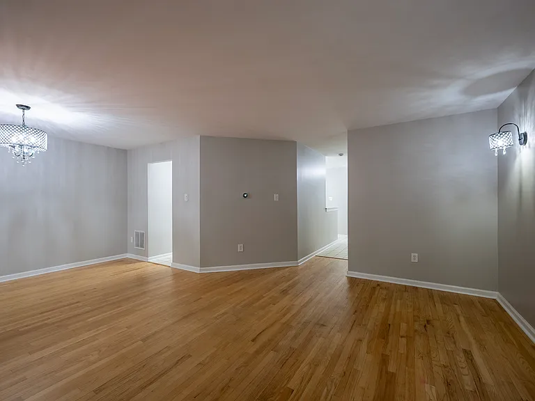 8031 Green Valley Ln — Photo 7