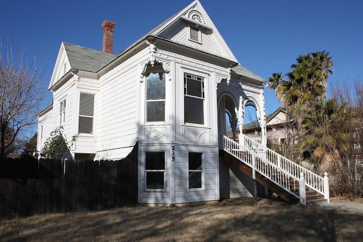 Building Photo - 235 N Plumas St