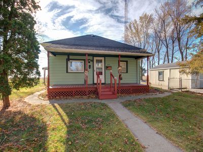 323 Emmett St, Kinsman, IL, 60437
