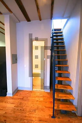 Rented by Loom Group | media 35