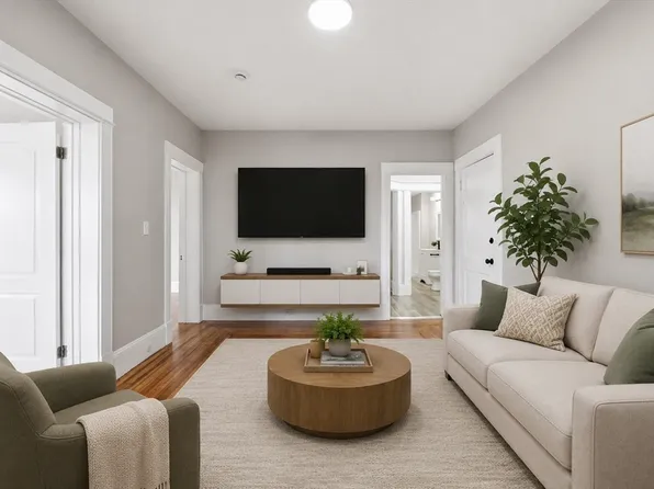 3 Parkview Ter #2, Holyoke, MA 01040