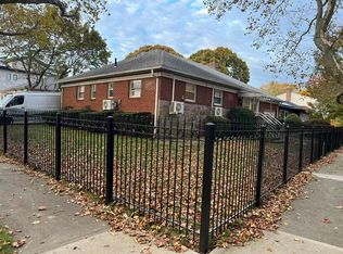 24905 Grand Central Pkwy, Flushing, NY 11362