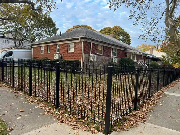 24905 Grand Central Pkwy, Flushing, NY 11362