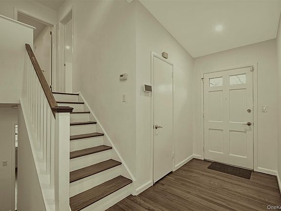 3rd image of 415 Pinebrook Boulevard