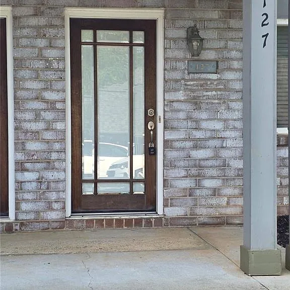 127 Rondak Cir SE — Photo 1
