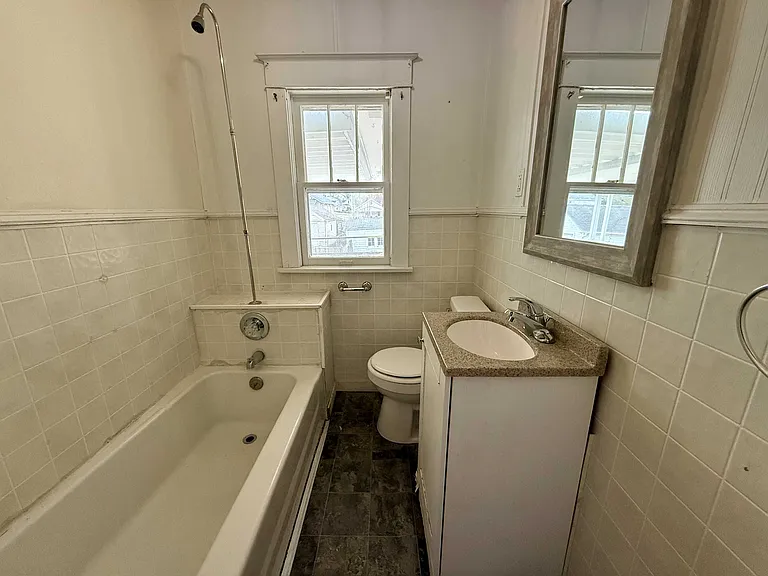 2220 Doniphan Ave — Photo 9