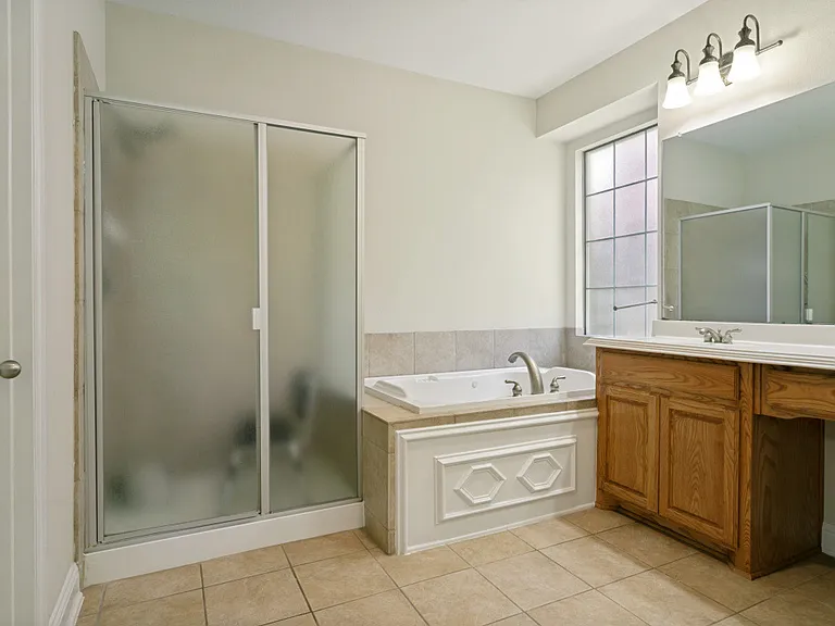 412 S Hampton Ct — Photo 6