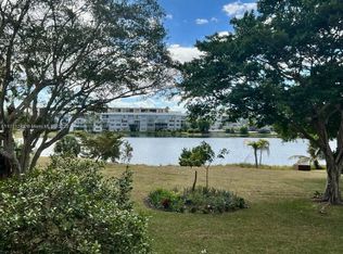 950 NE 199th St APT 207, Miami, FL 33179