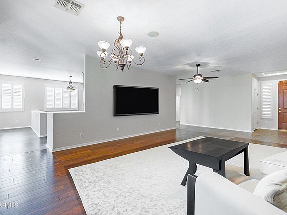 4th image of 14634 W Clarendon Avenue