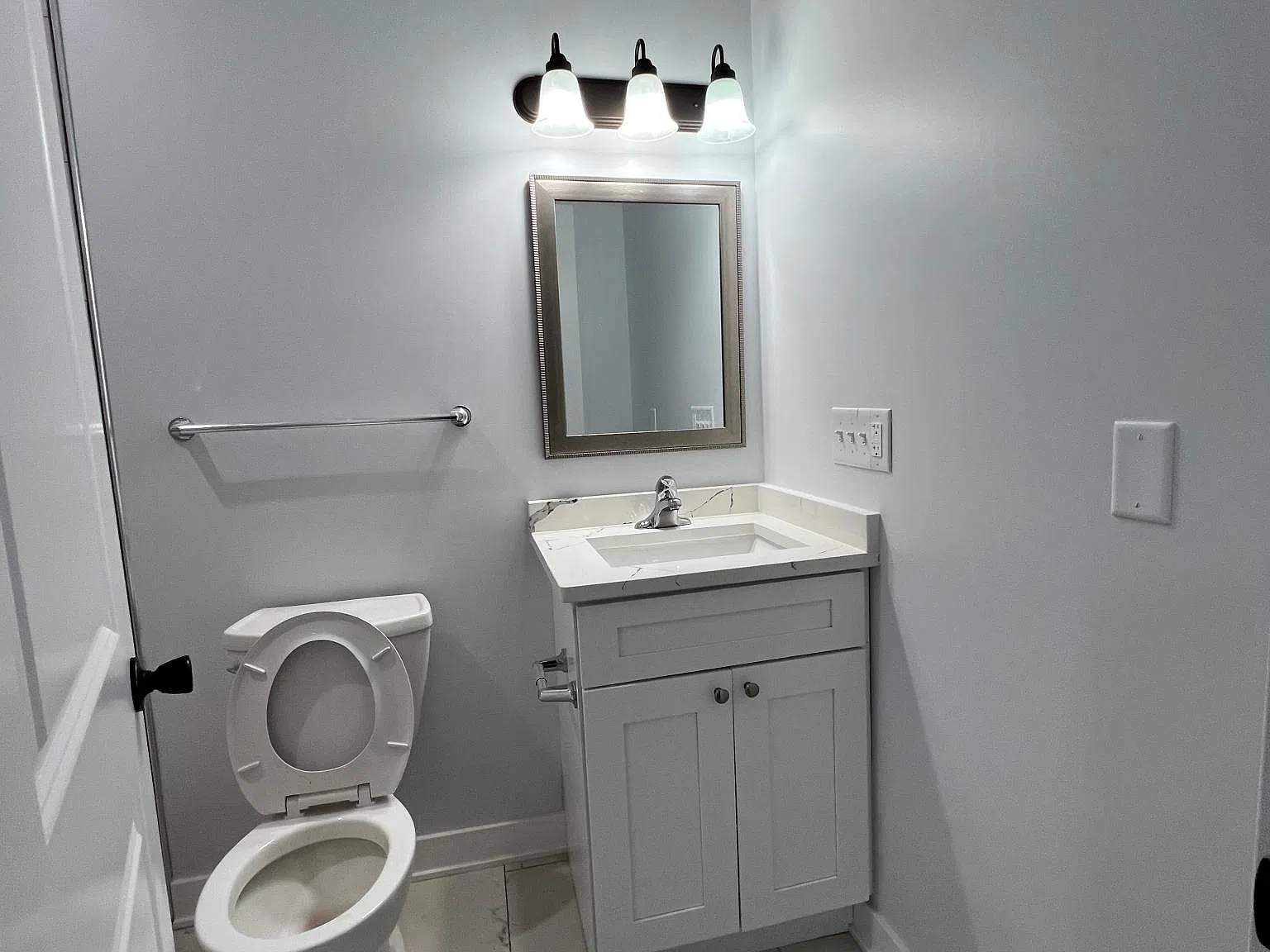 2723 W Congress Pkwy — Photo 3