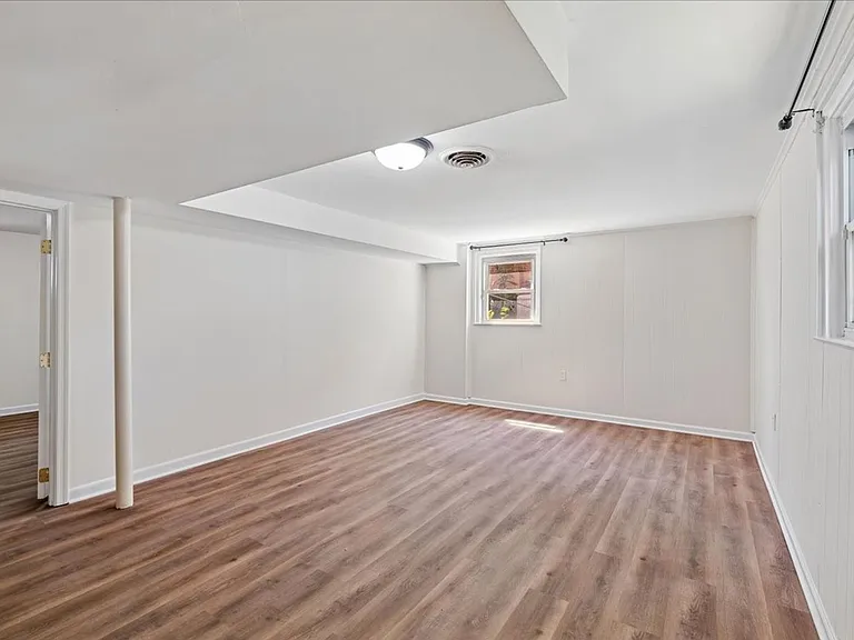 13012 Georgia Ave — Photo 24