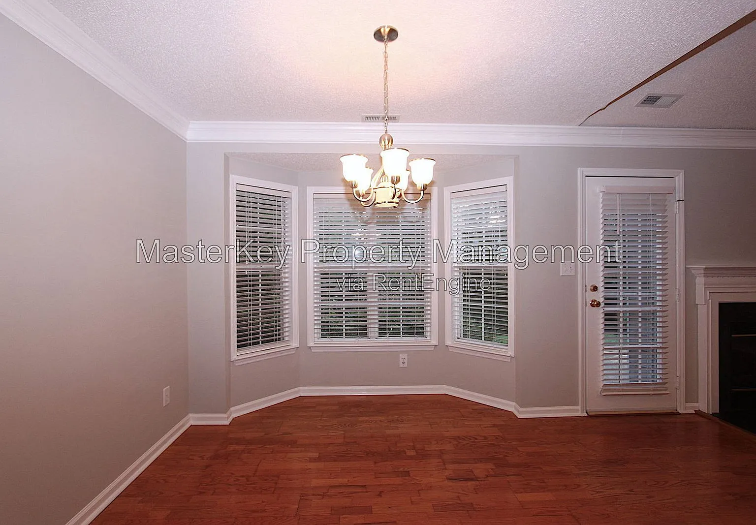 3 bed, 2.0 bath, 1277 sqft, $1,995 — Photo 4