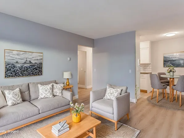 915 44th St SE, Calgary, AB T2A 5K7