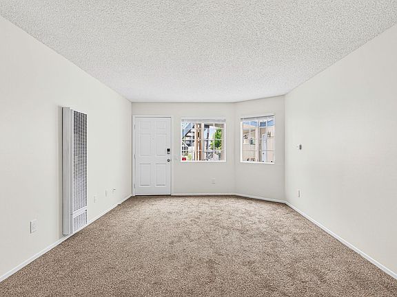 5th image of 1075 Loma Ave APT 103