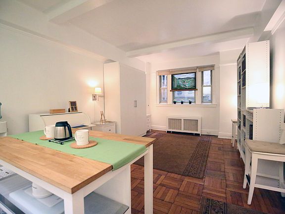 3rd image of 24 5th Ave APT 220