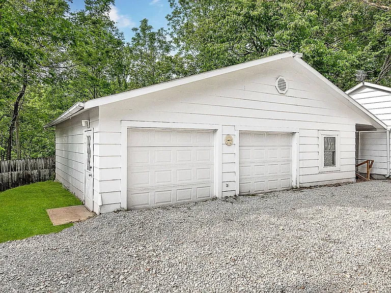 8669 Historic Highway 165 — Photo 3