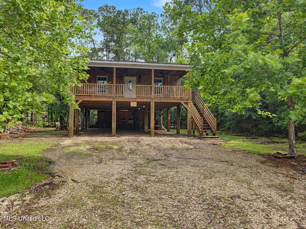 16020 E Miami Dr, Pearlington, MS 39572