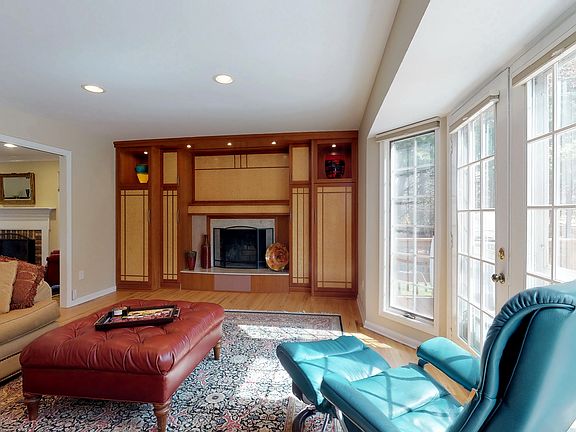5th image of 6 Cranston Ct