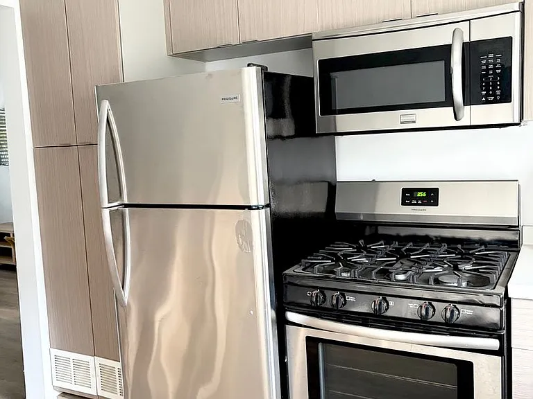 2727 Abbot Kinney Apartments, Venice CA — Photo 15