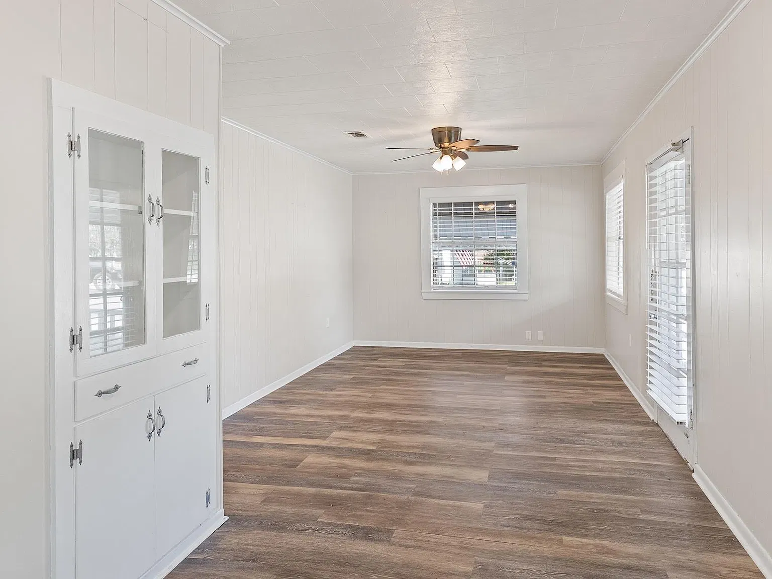 2 bed, 900 sqft, $1,650 — Photo 2